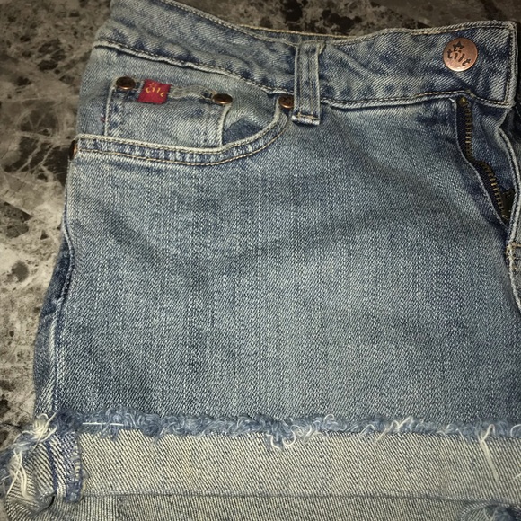 Tilt Jean shorts - Picture 4 of 5